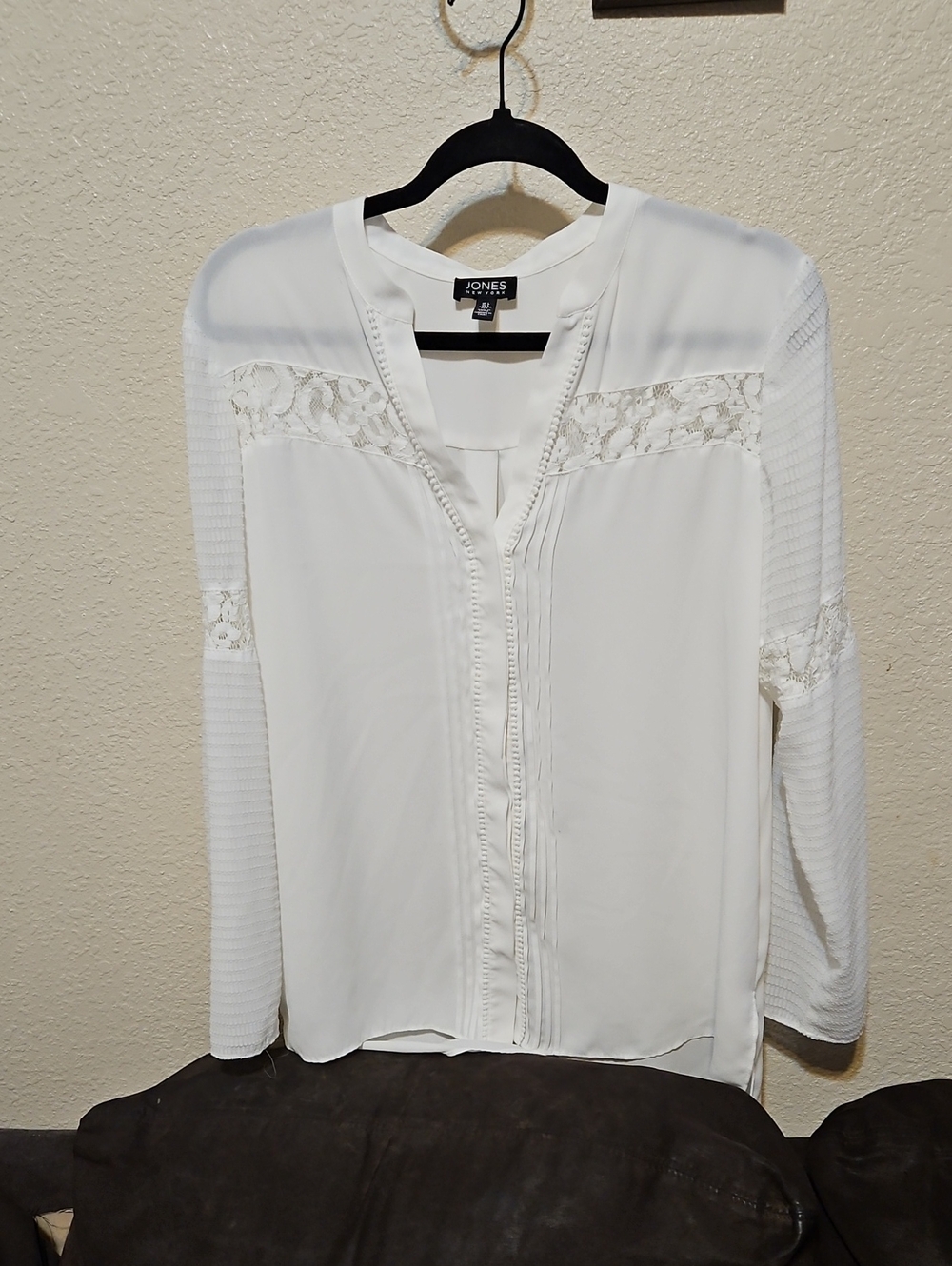 Jones New York White Lace-Trim Split-Neck Blouse